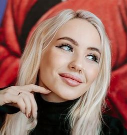 Bella Mur Wiki, Biography, Net Worth, Age, Boyfriend and Nationality - BiographyVibe